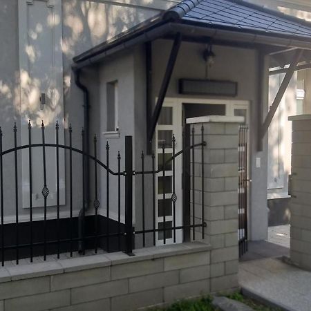 Karpatia Vendeghaz 1201 Budapeste Exterior foto