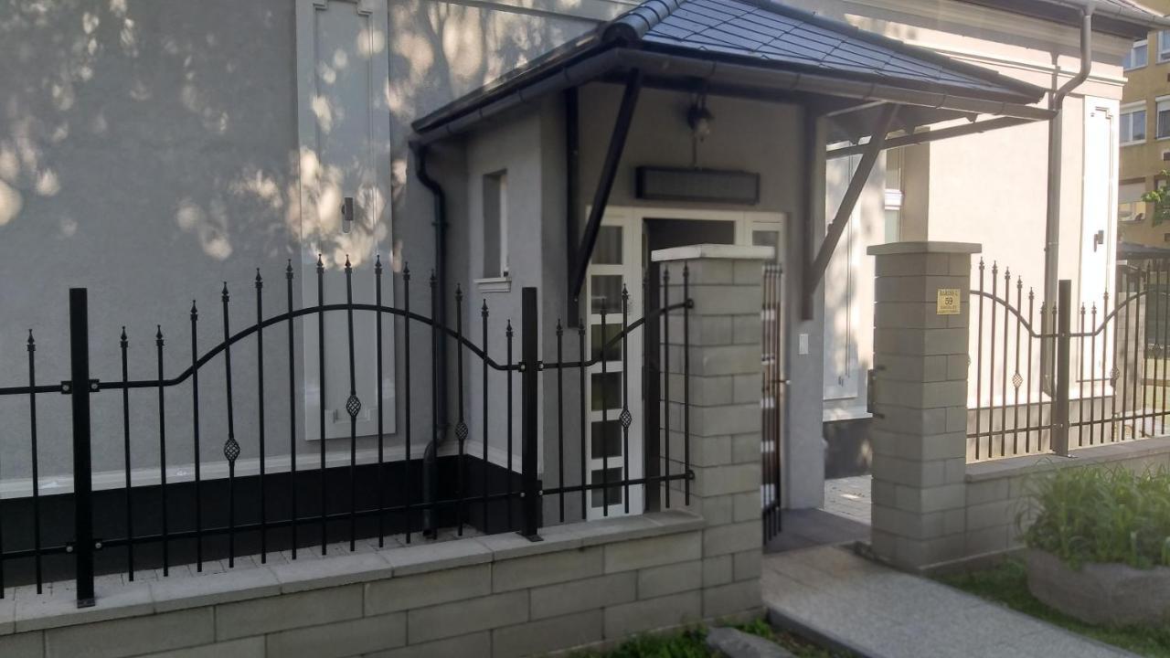 Karpatia Vendeghaz 1201 Budapeste Exterior foto