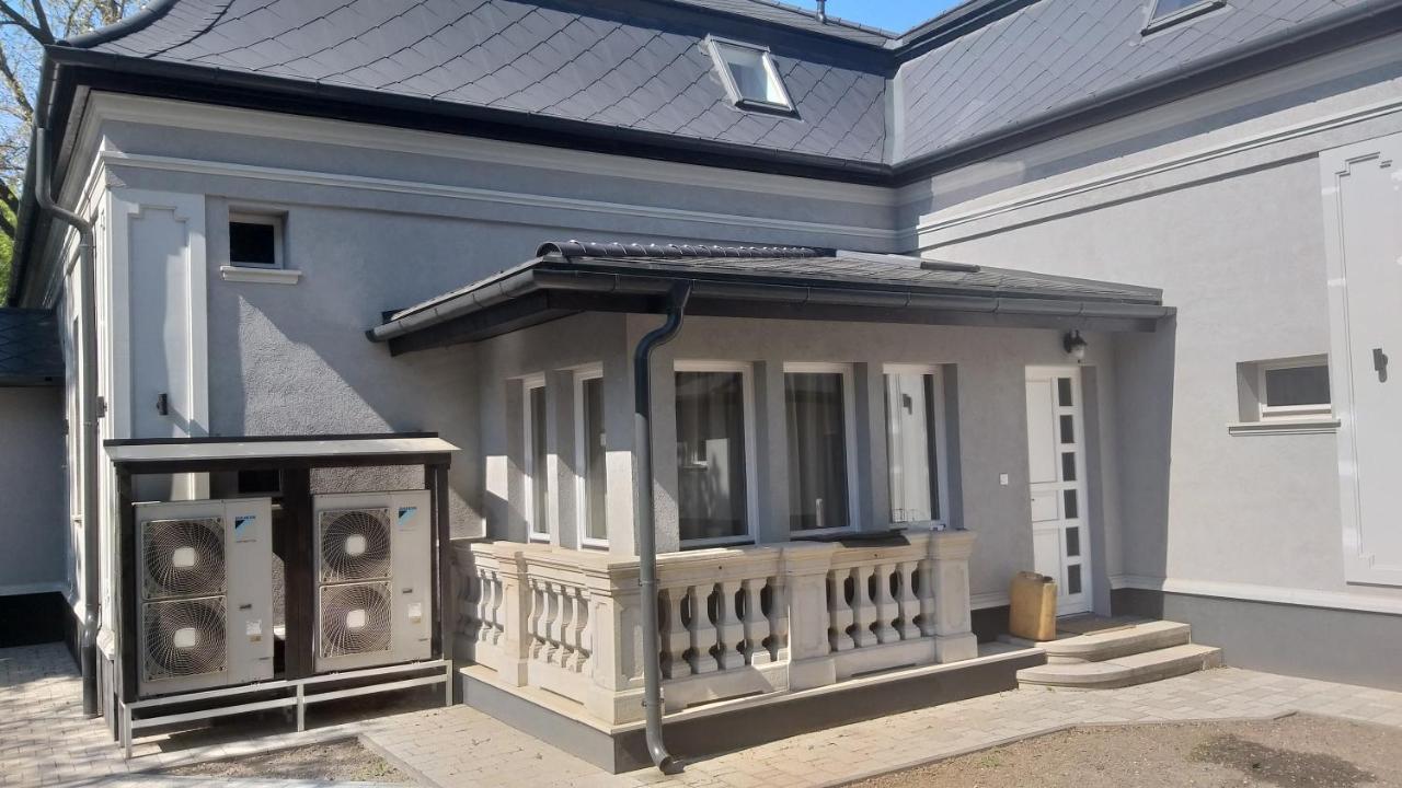 Karpatia Vendeghaz 1201 Budapeste Exterior foto