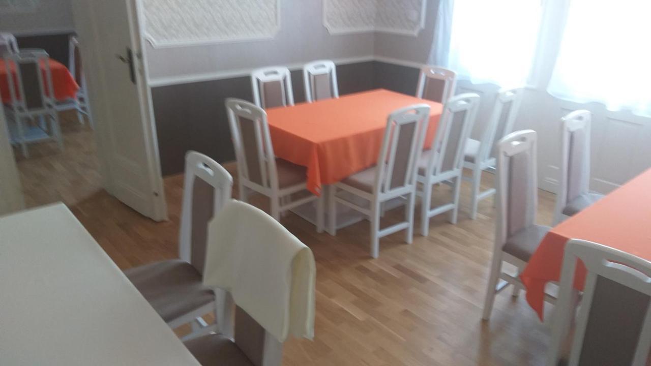 Karpatia Vendeghaz 1201 Budapeste Exterior foto